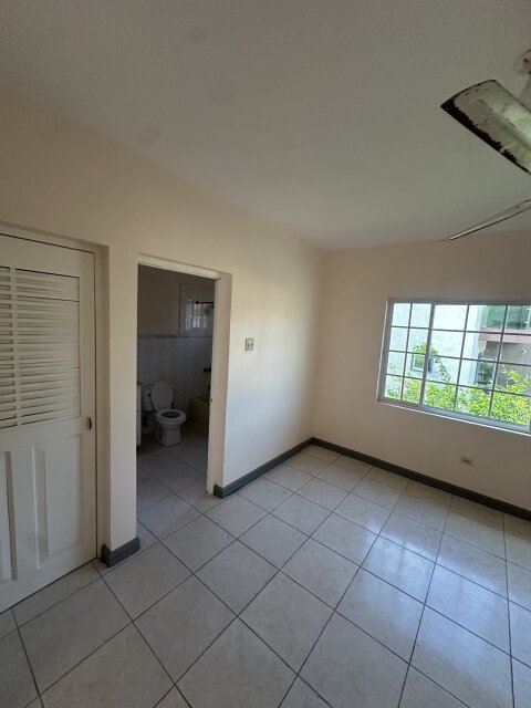 Stunning 4 Bedrooms with City & Ocean Views!