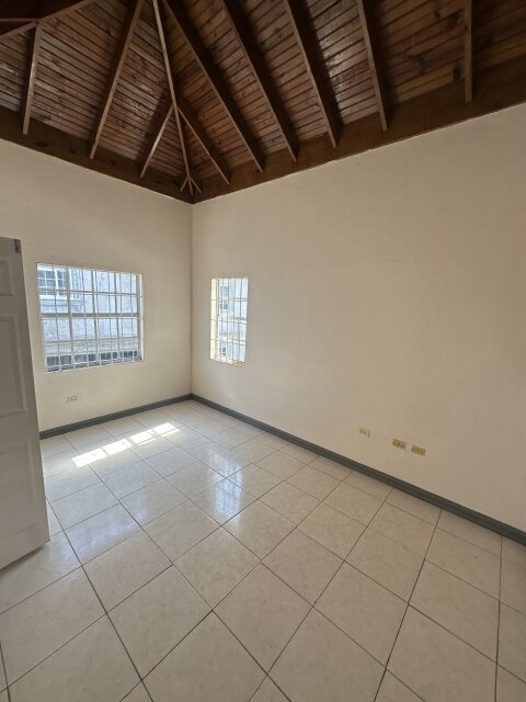 Stunning 4 Bedrooms with City & Ocean Views!