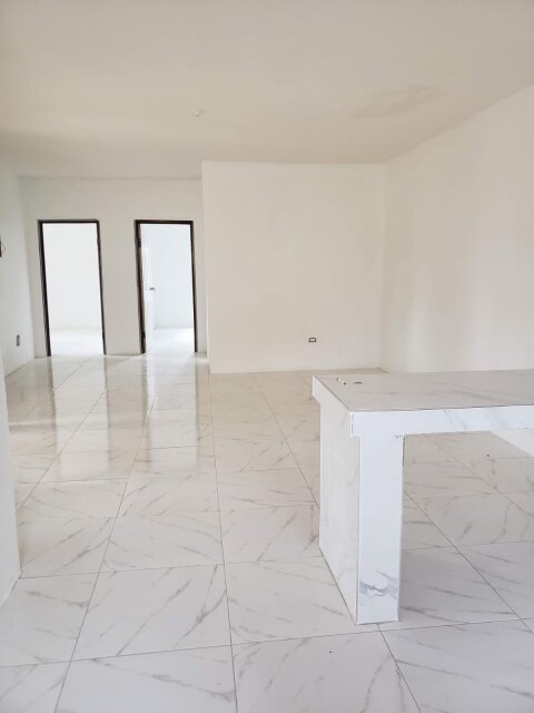 3 Bedrooms Apartment
