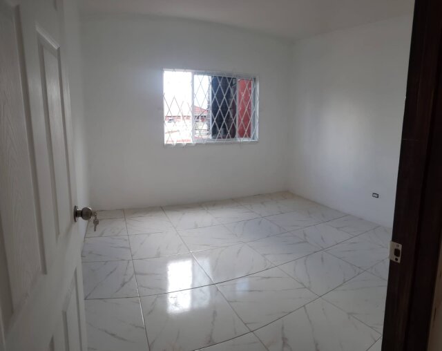 3 Bedrooms Apartment