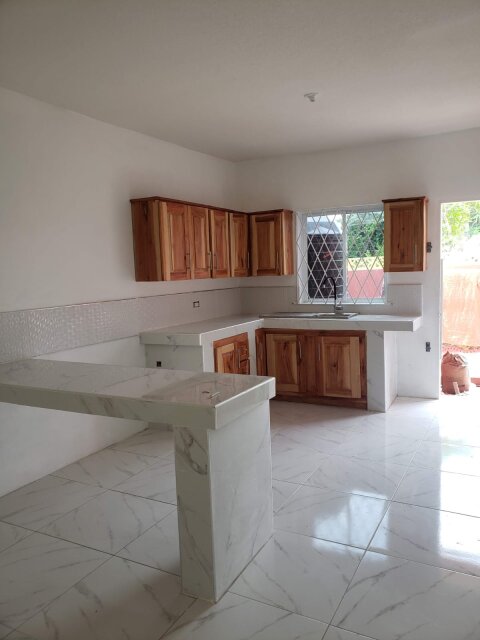 3 Bedrooms Apartment