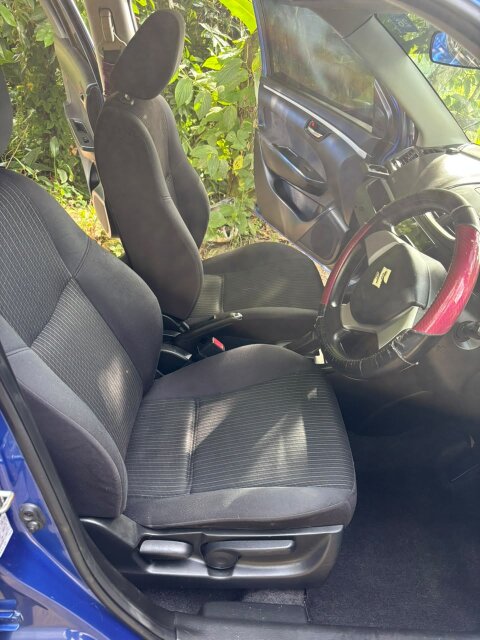 2015 SUZUKI SWIFT