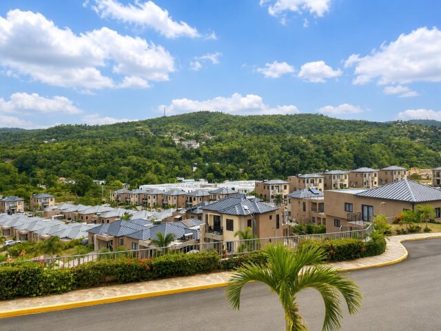 3 BEDROOM TOWNHOUSE FOR SALE IN OCHO RIOS ST.ANN