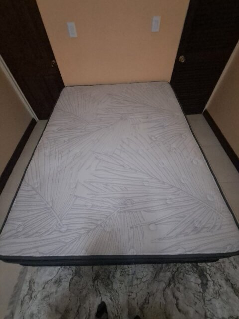 Sealy Posturepedic Super Pillowtop Queen Mattress Bed Sheets & Sets Half Way Tree