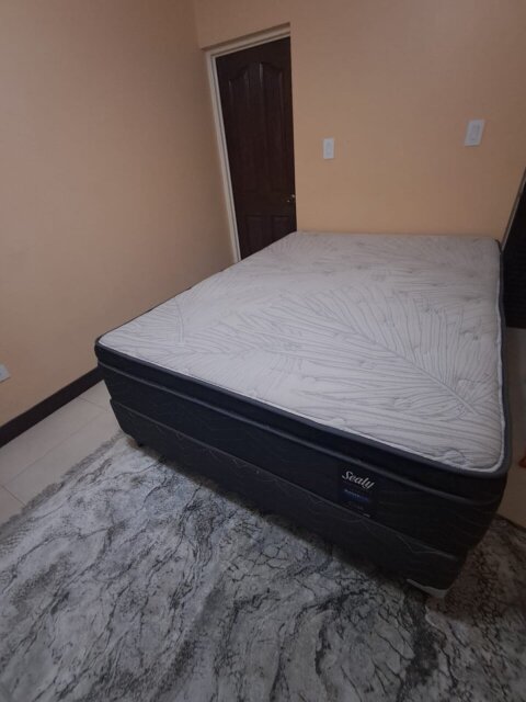 Sealy Posturepedic Super Pillowtop Queen Mattress