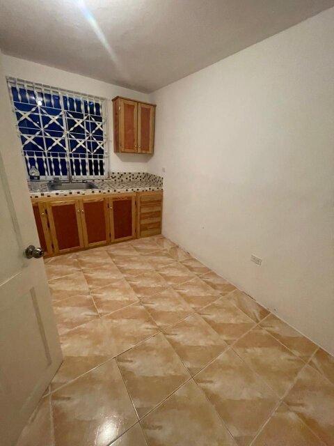 1 Bedroom For Rent