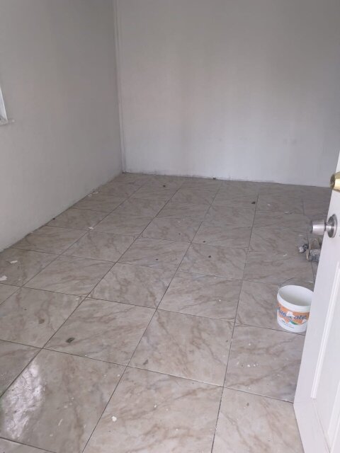 BOGUE VILLAGE STUDIO & 1 BEDROOM (SHARED UTILITY)