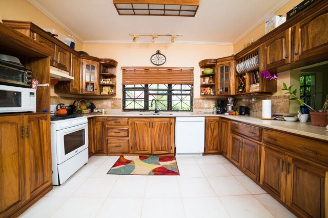 4 Bedroom House, St,. Catherine