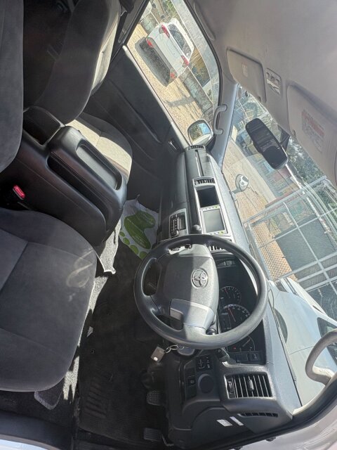 2016 Toyota Hiace Commuter