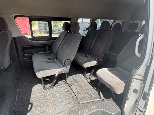 2016 Toyota Hiace Commuter