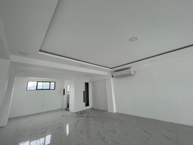 COMMERCIAL SPACE FOR RENT