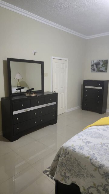 Fully Furnished 1 Bedroom Apartment in Kirkland Heights