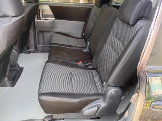 09 Toyota Noah – Spacious, Reliable & Ready To G0!