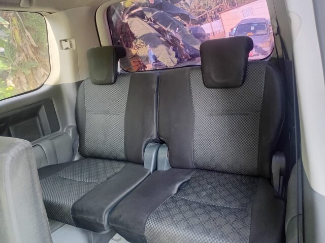 09 Toyota Noah – Spacious, Reliable & Ready To G0!