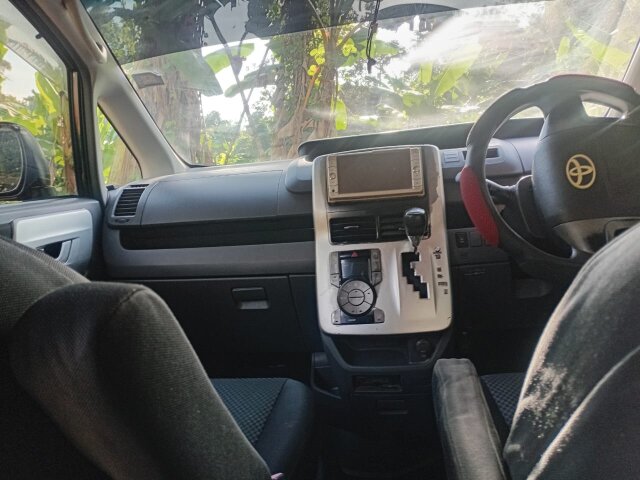 09 Toyota Noah – Spacious, Reliable & Ready To G0!