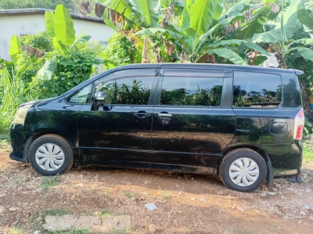 09 Toyota Noah – Spacious, Reliable & Ready To G0! Vans & SUVs Rock Hall