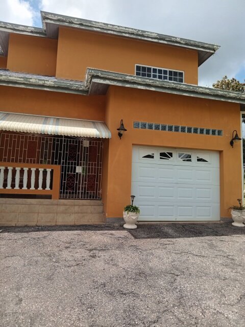 5 Bedrooms House For Sale, Mandeville
