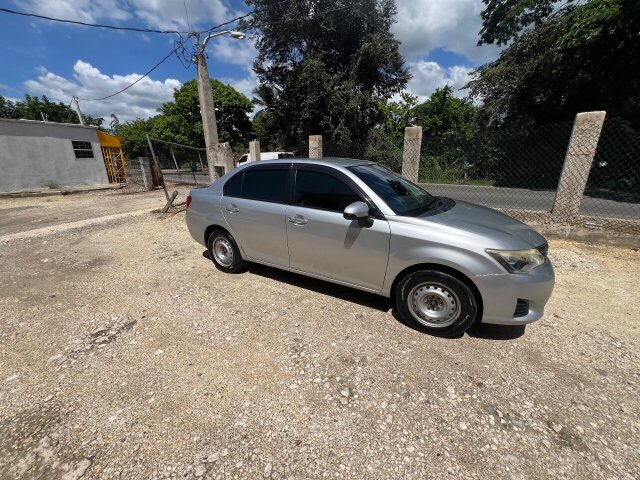 2014 Toyota Axio Cars Bog Walk