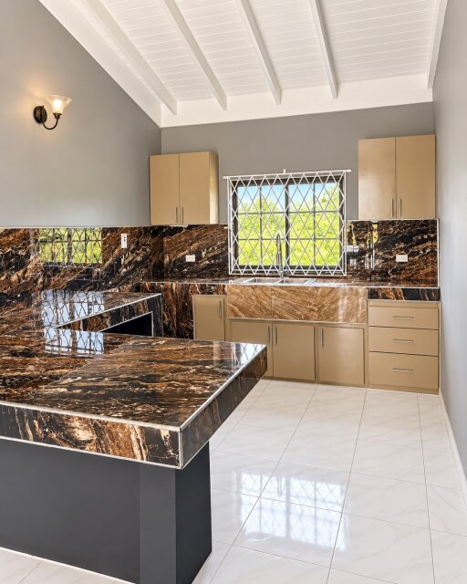 2 Bedroom Apartment Houses Spur Tree