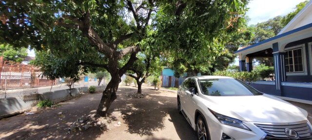 5 Bedrm House On Half Acre Lot