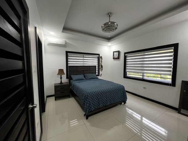 Modern 3 Bedroom Apartment For RENT