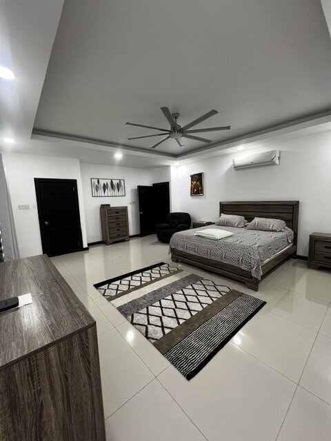 Modern 3 Bedroom Apartment For RENT