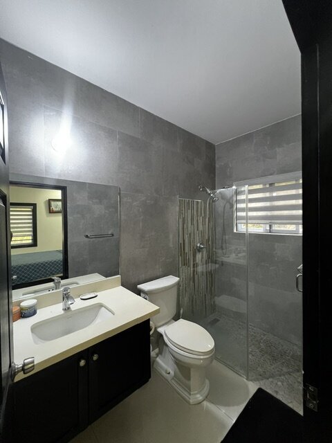 Modern 3 Bedroom Apartment For RENT