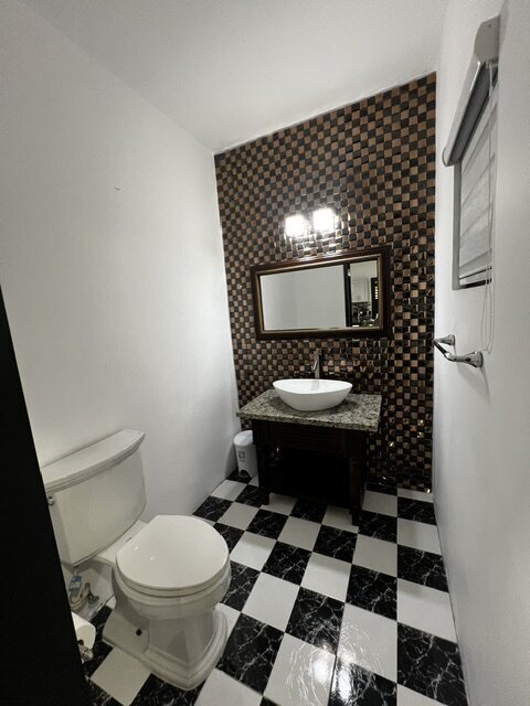 Modern 3 Bedroom Apartment For RENT