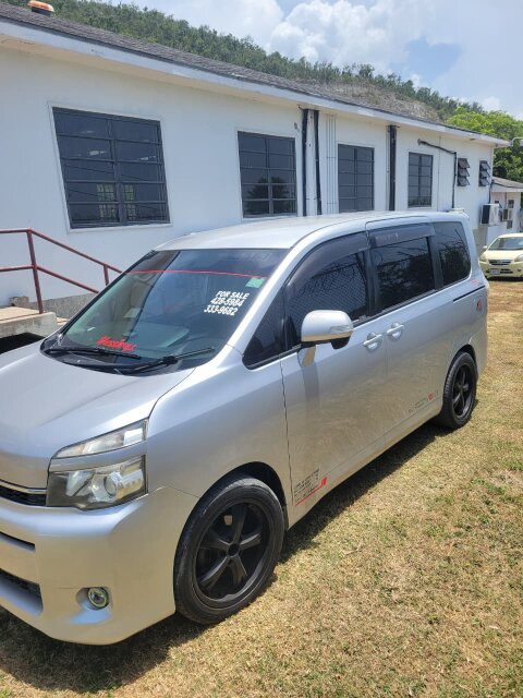 2012 Voxy For Sale All Works Ac All Fully