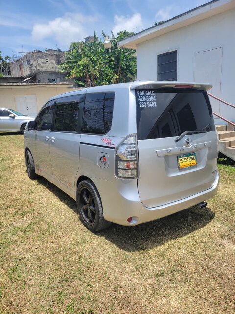 2012 Voxy For Sale All Works Ac All Fully