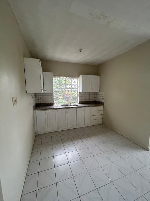 2 Bedroom Apartment For Rent - Mandeville