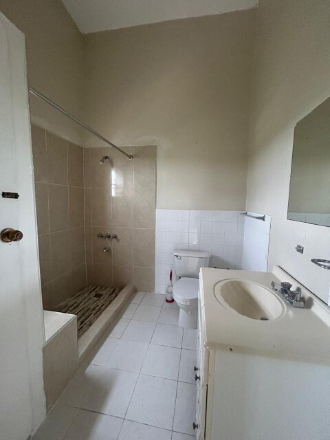 2 Bedroom Apartment For Rent - Mandeville