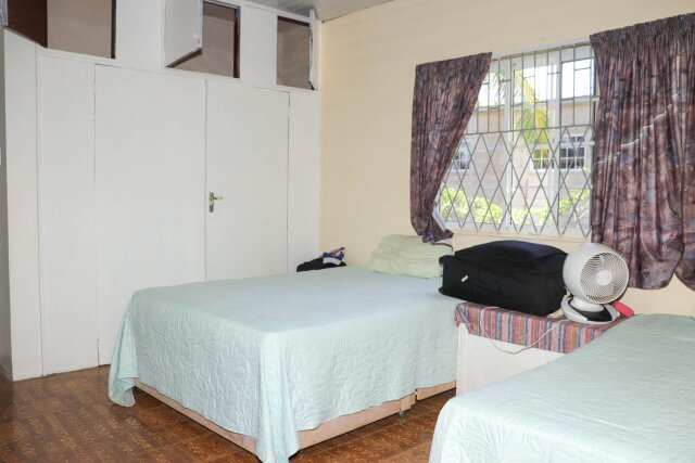 4 Bedroom Bungalow For Sale - Williamsfield
