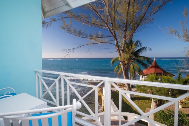 Edgewater Beach Villa - Oceanfront Property