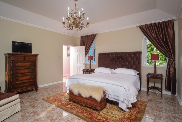 Edgewater Beach Villa - Oceanfront Property