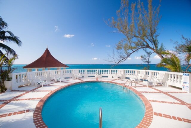 Edgewater Beach Villa - Oceanfront Property
