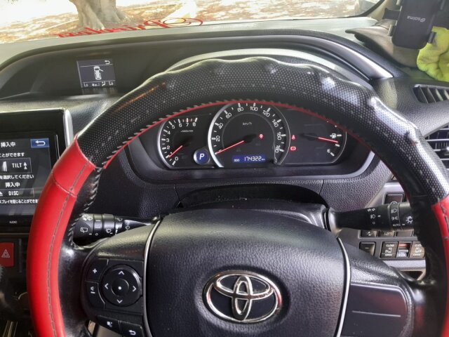 2017 Toyota Voxy