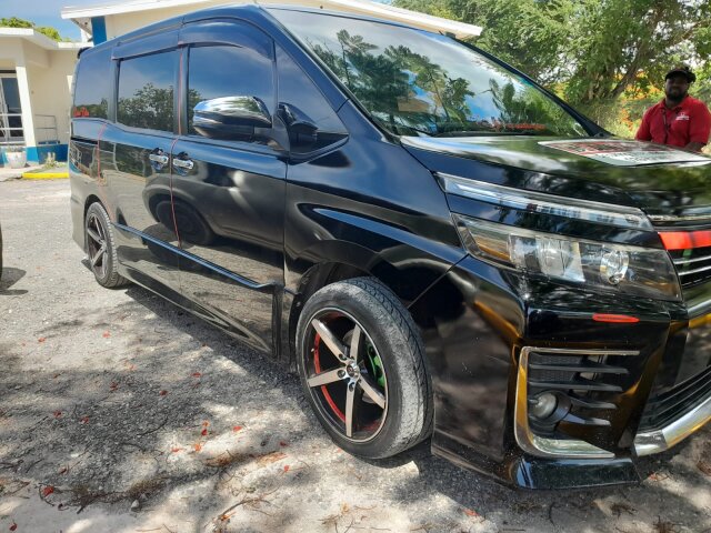 2017 Toyota Voxy Vans & SUVs Kingston