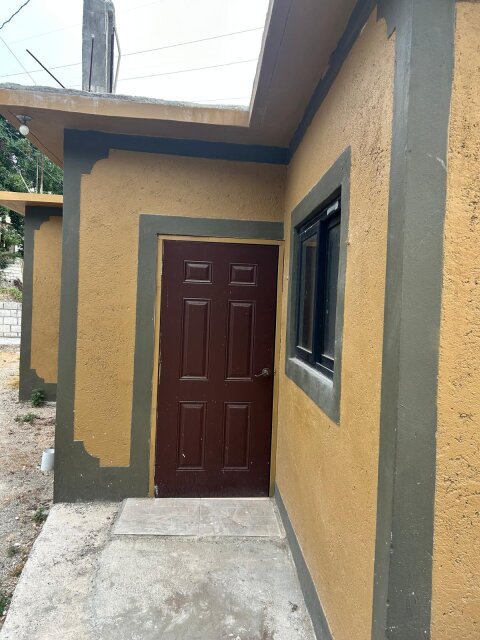 2 Bedroom, 1 Bathroom House Houses Harbour View