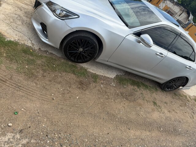 2014 Toyota Crown