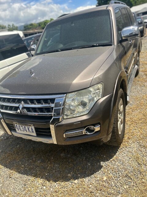 2016 Mitsubishi Pajero