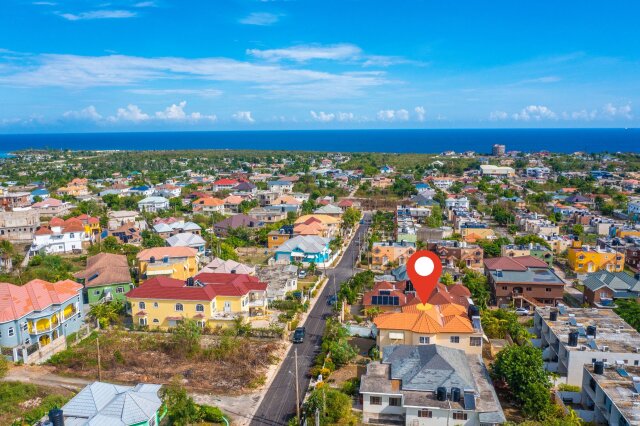 Spacious 5 Bedroom, 3 Bathroom House