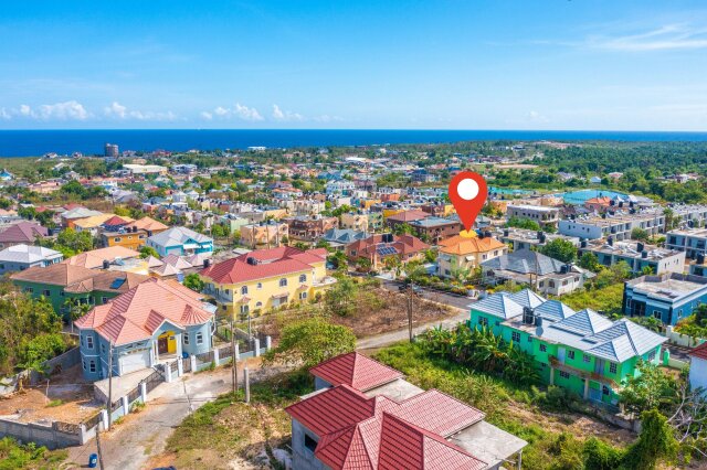 Spacious 5 Bedroom, 3 Bathroom House