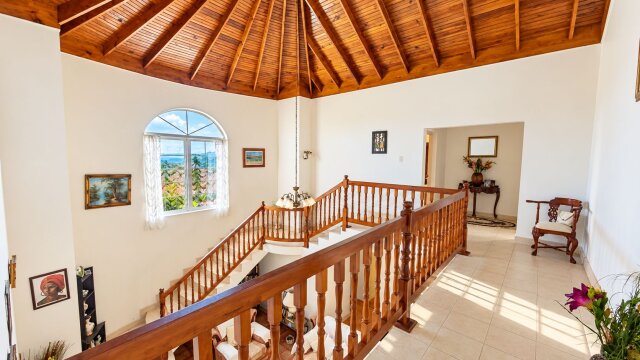 Spacious 5 Bedroom, 3 Bathroom House