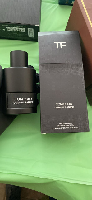 Tomford Ombré Leather Perfumes & Fragrances Constant Spring