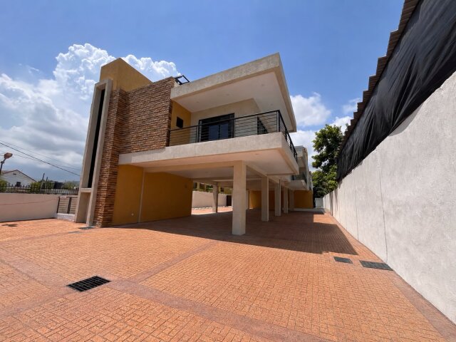 2 Bedroom Apartment Apartments Molynes Road, Kingston