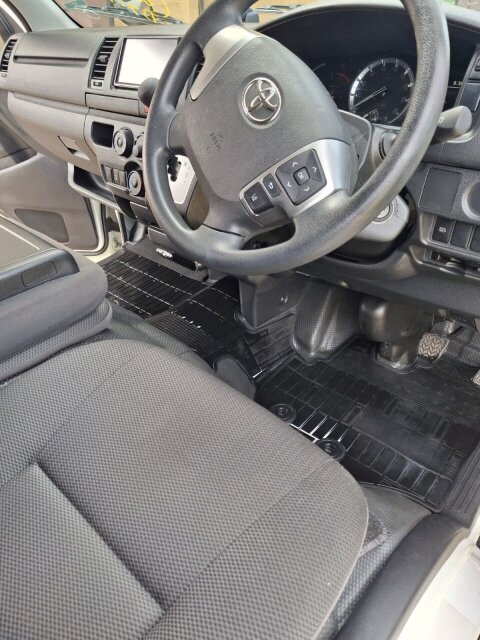 2021 Toyota Hiace 4.150m Neg