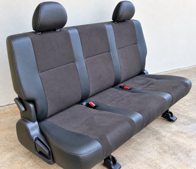 Toyota Hiace Luxury Super GL Seat- Like New Auto Parts Ocho Rios