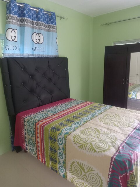 Cozy 1 Bedroom Furnished Quad with Appliances