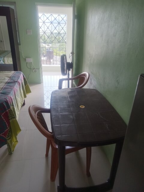 Cozy 1 Bedroom Furnished Quad with Appliances